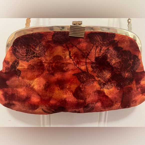 Vintage velvet floral clutch bag with optional shoulder strap - Picture 4 of 11